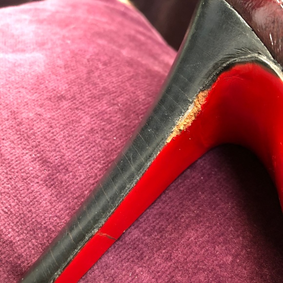 Louboutin Burgundy peep-toe pumps - Picture 2 of 8